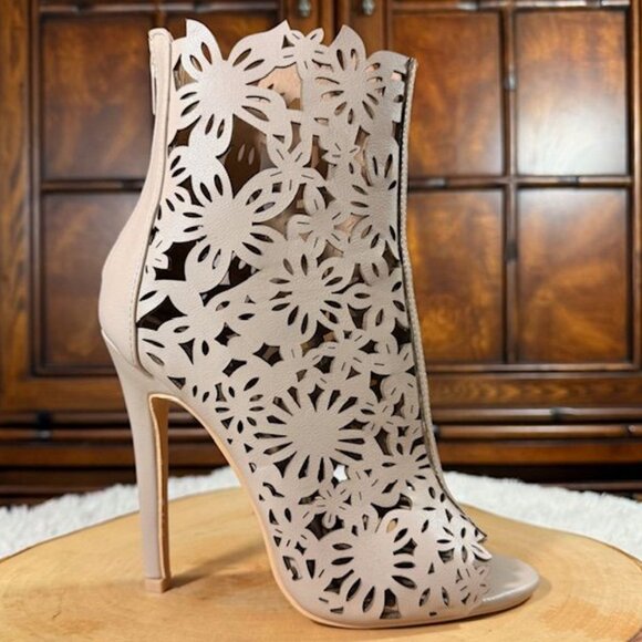 NWOT Beast Fashion Sand Faux Leather Floral Laser Cut Open Toe Back Zip Bootie - Picture 4 of 14